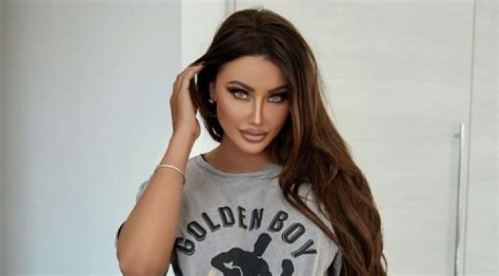 Uncover The Enigmatic World Of Holly Sonders On Wikipedia